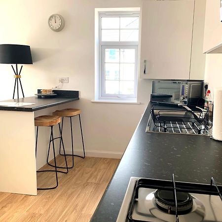 Home Crowd Luxury Apartments 唐克斯特 外观 照片