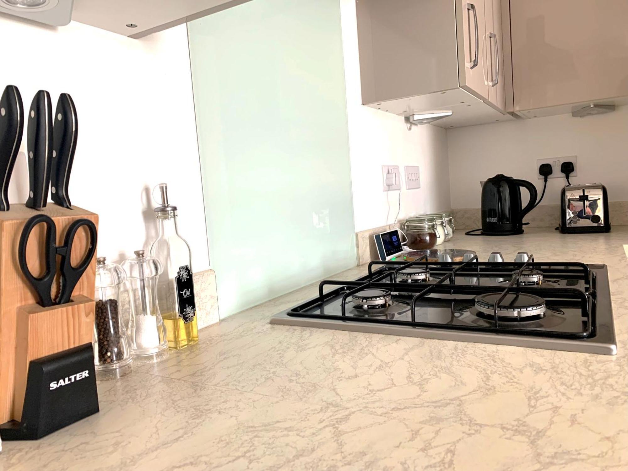 Home Crowd Luxury Apartments 唐克斯特 外观 照片